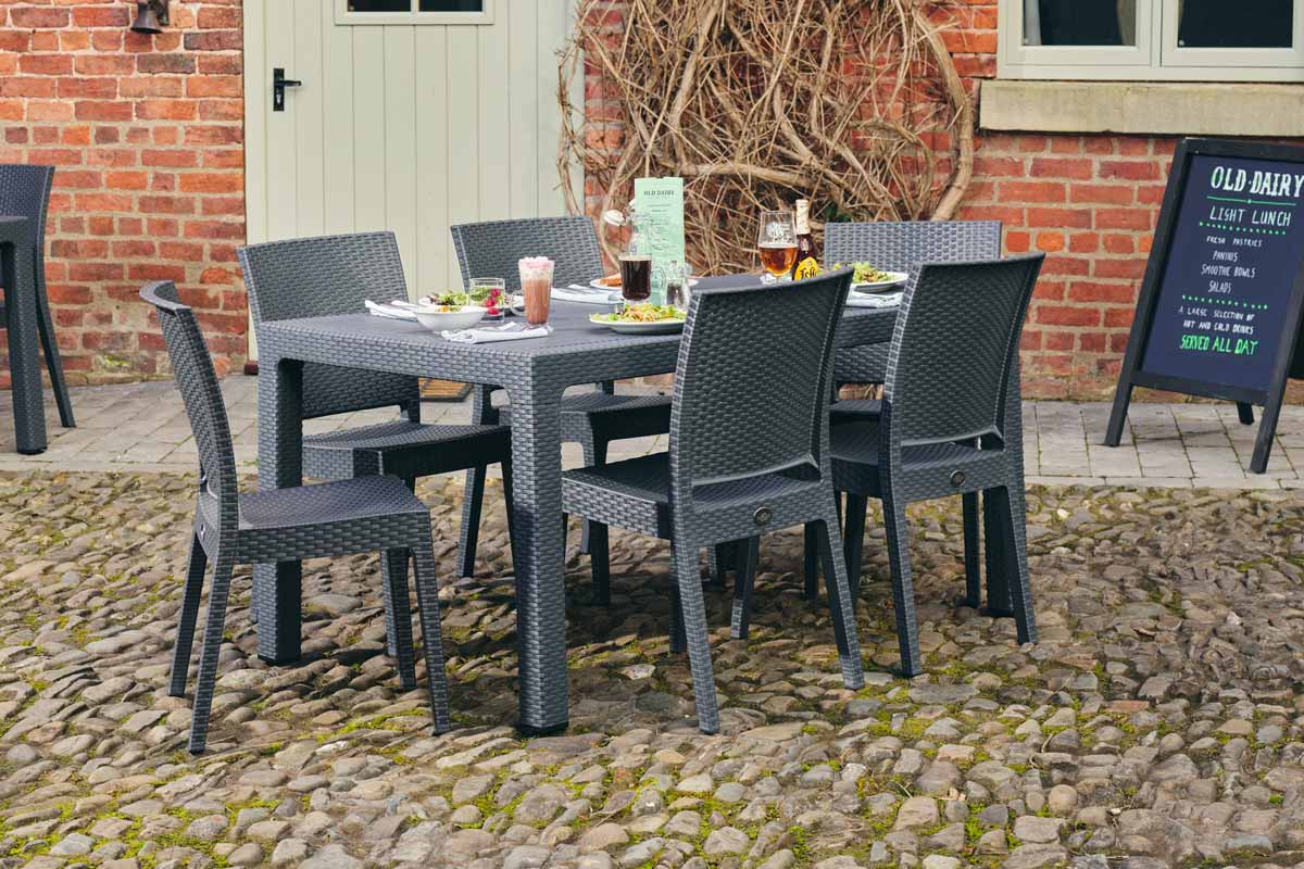 Hard-wearing Outdoor Hospitality Furniture